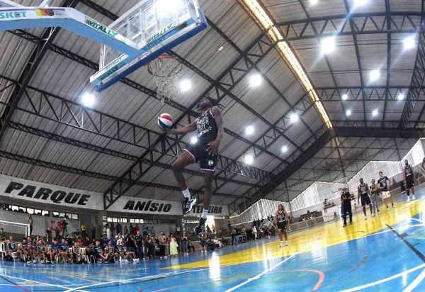 Ed Alves CB/DA Press