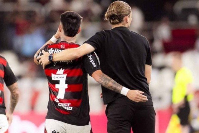 Filipe Luís foi só elogios aos jogadores do Flamengo após vitória sobre o Botafogo -  (crédito: Foto: Adriano Fontes / Flamengo)