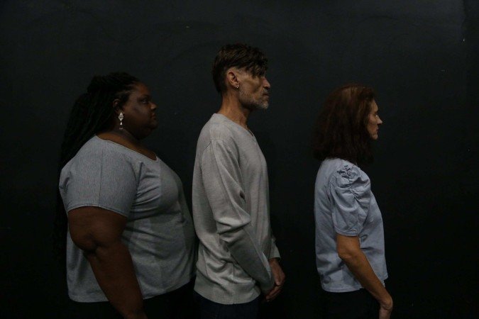 Gleide Firmino, Magno Telles e Luzete Fernandez (da esq. para dir.) interpretam personagens que enfrentam os últimos dias de vida na terrra
- (crédito: Divulgação ) Gleide Firmino, Magno Telles e Luzete Fernandez (da esq. para dir.) interpretam personagens que enfrentam os últimos dias de vida na terrra
- (crédito: Divulgação )