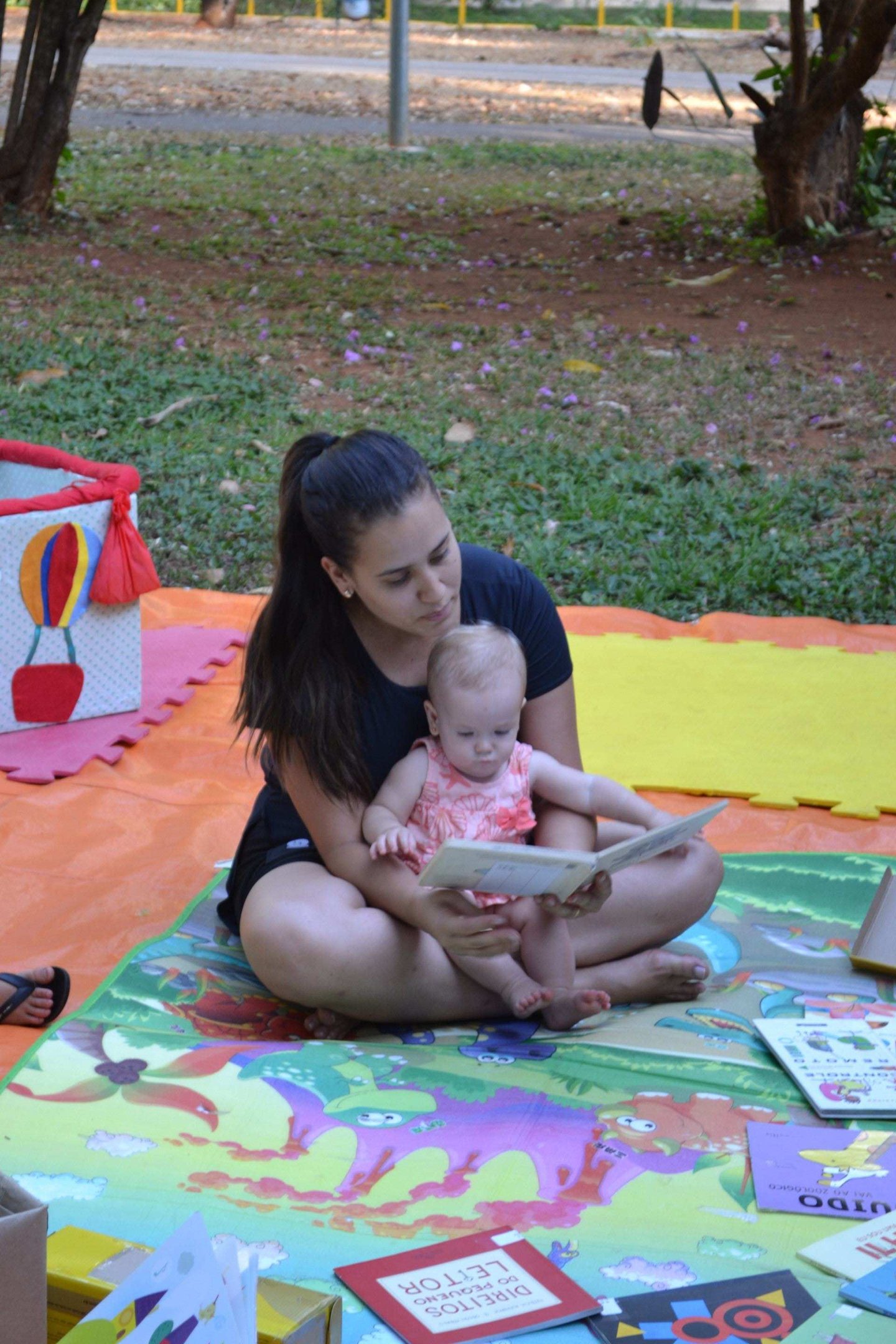 Maria Luiza Menegaz, mam&atilde;e da Liz, que decidiu fazer a festa de anivers&aacute;rio de um aninho da filha com tema livros