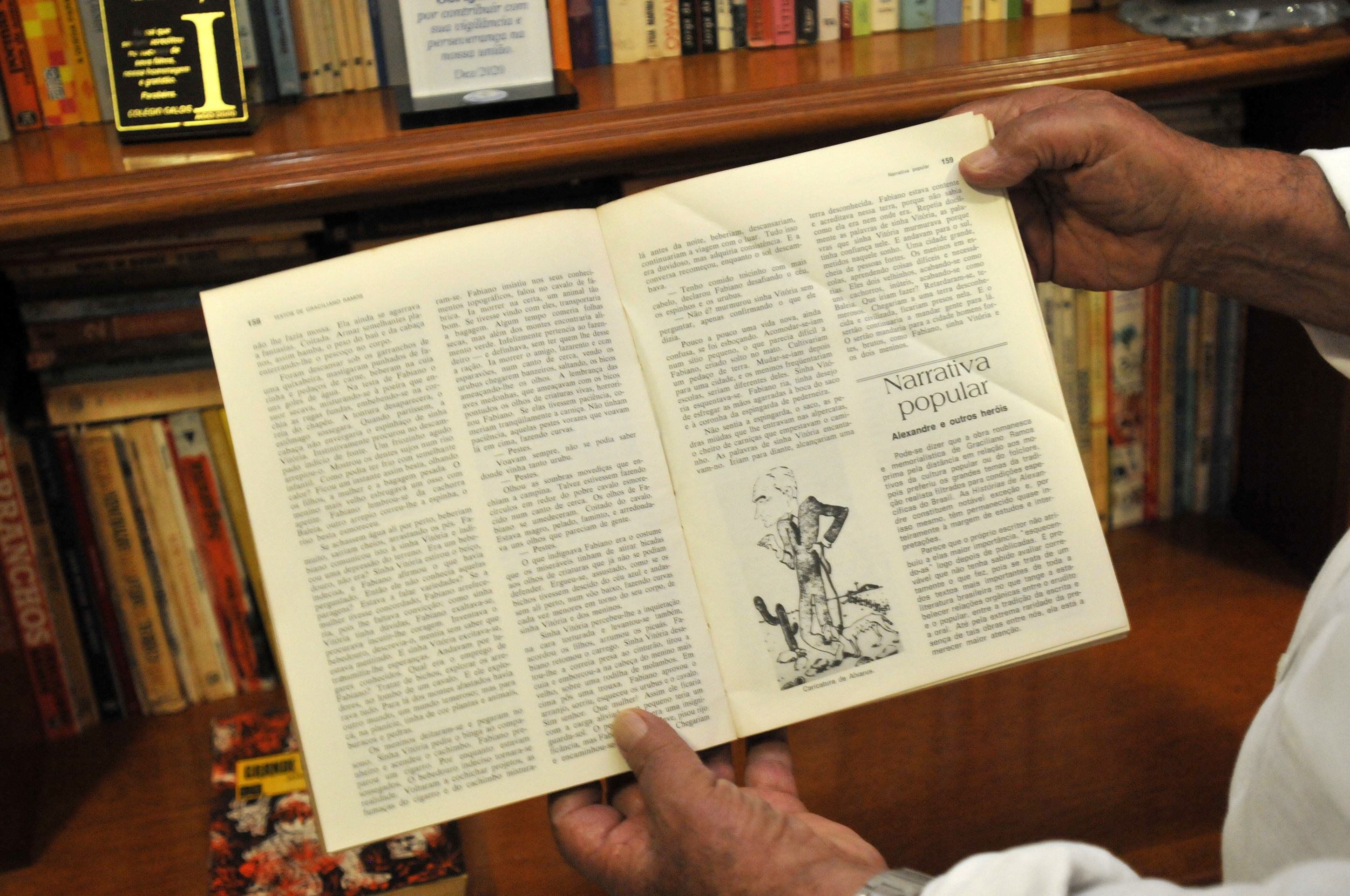 Francisco Feitoza revela paix&atilde;o pelos livros