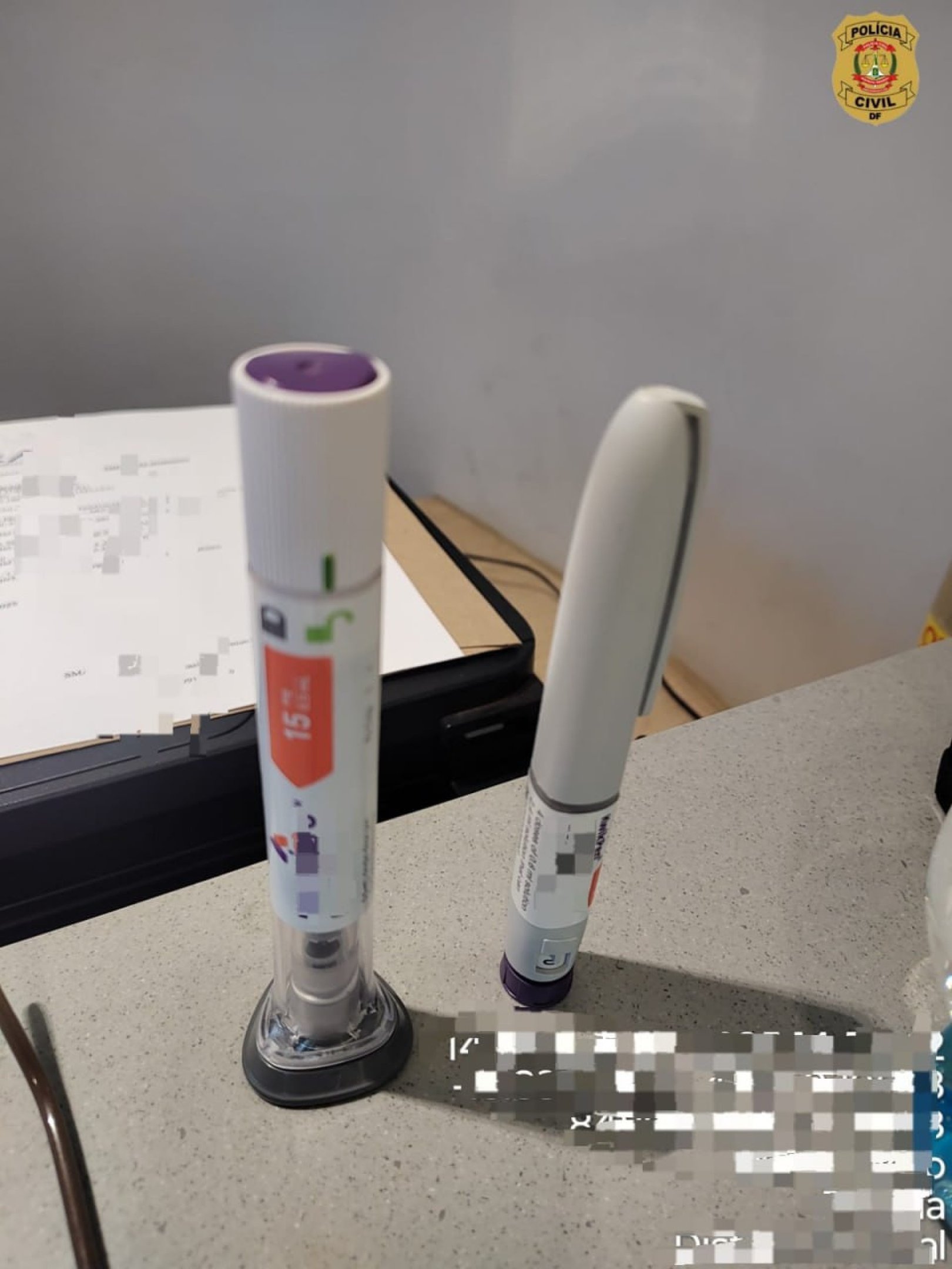 No local, foram encontradas substâncias como tizarpatida, semaglutida e testosterona, utilizadas em tratamentos de emagrecimento