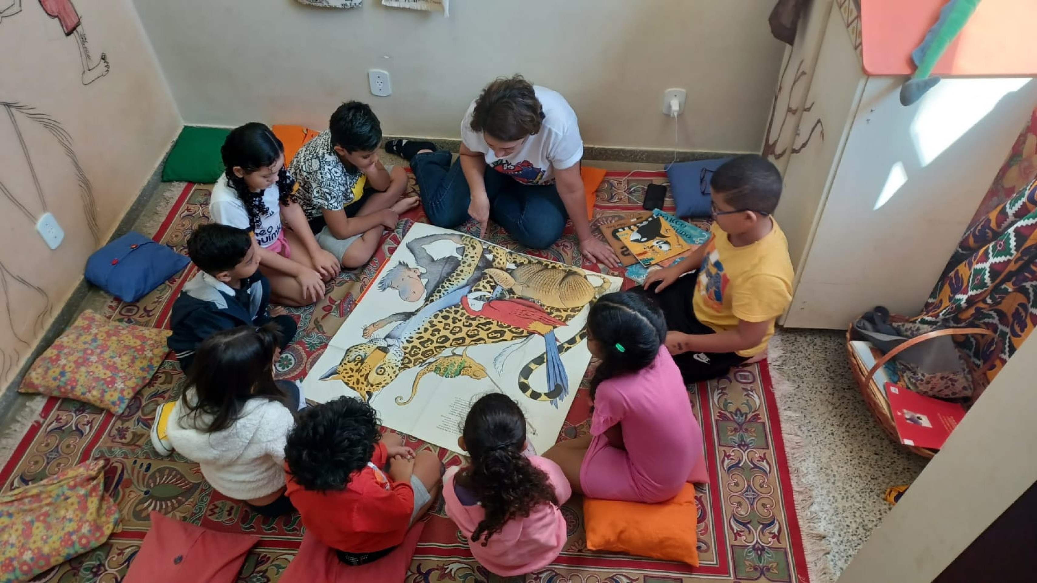 Nem sempre a leitura &eacute; sobre o texto, fraguras tamb&eacute;m s&atilde;o 'lidas" pela pela Ana Paula