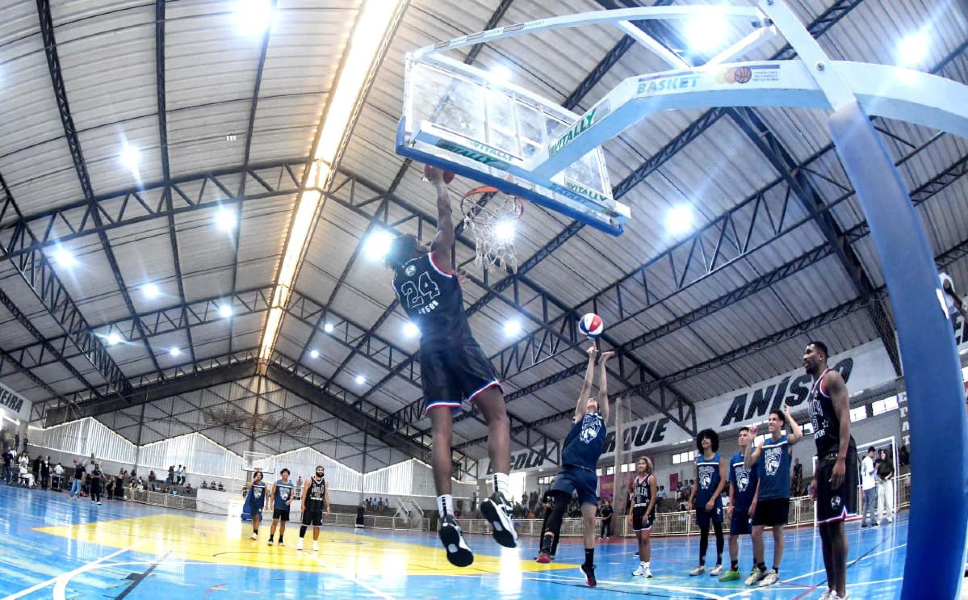 Harlem Globetrotters chegam à capital e levam alegria a ginásio de Ceilândia