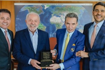  Presidente da Rep..blica, Luiz In..cio Lula da Silva, durante encontro com o Bispo Primaz Manoel Ferreira, o Bispo Samuel Ferreira e o Deputado Federal Cezinha de Madureira. Pal..cio do Planalto ... Bras..lia (DF)..Foto: Ricardo Stuckert / PR
     -  (crédito:  Ricardo Stuckert / PR)