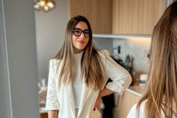 Influencer Natasha Azarany revela truques naturais para conquistar sobrancelhas cheias - (crédito: Reprodução/Instagram) Influencer Natasha Azarany revela truques naturais para conquistar sobrancelhas cheias - (crédito: Reprodução/Instagram)