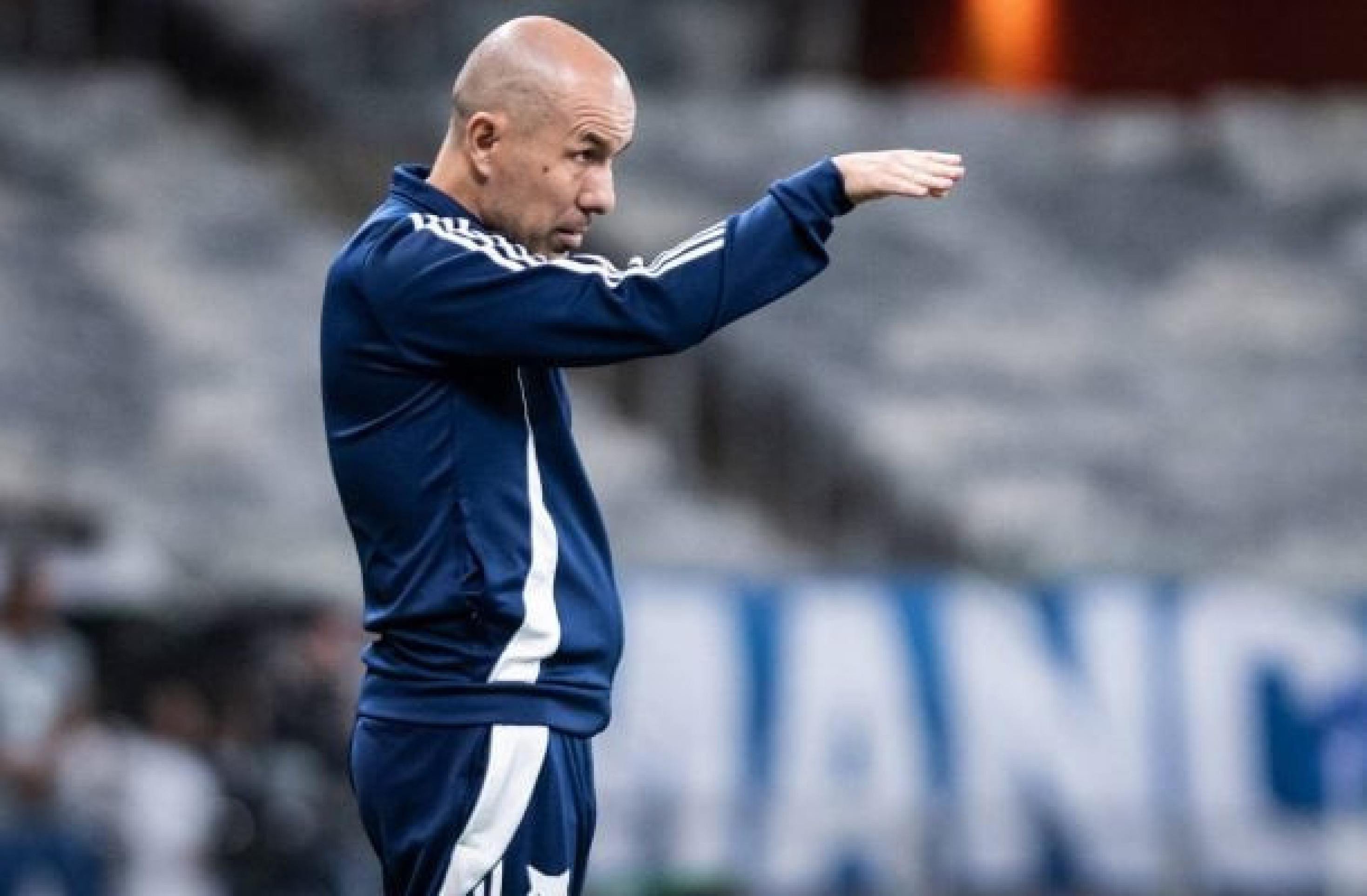 “??rbitro não estava preparado”, diz técnico do Cruzeiro sobre Zanovelli