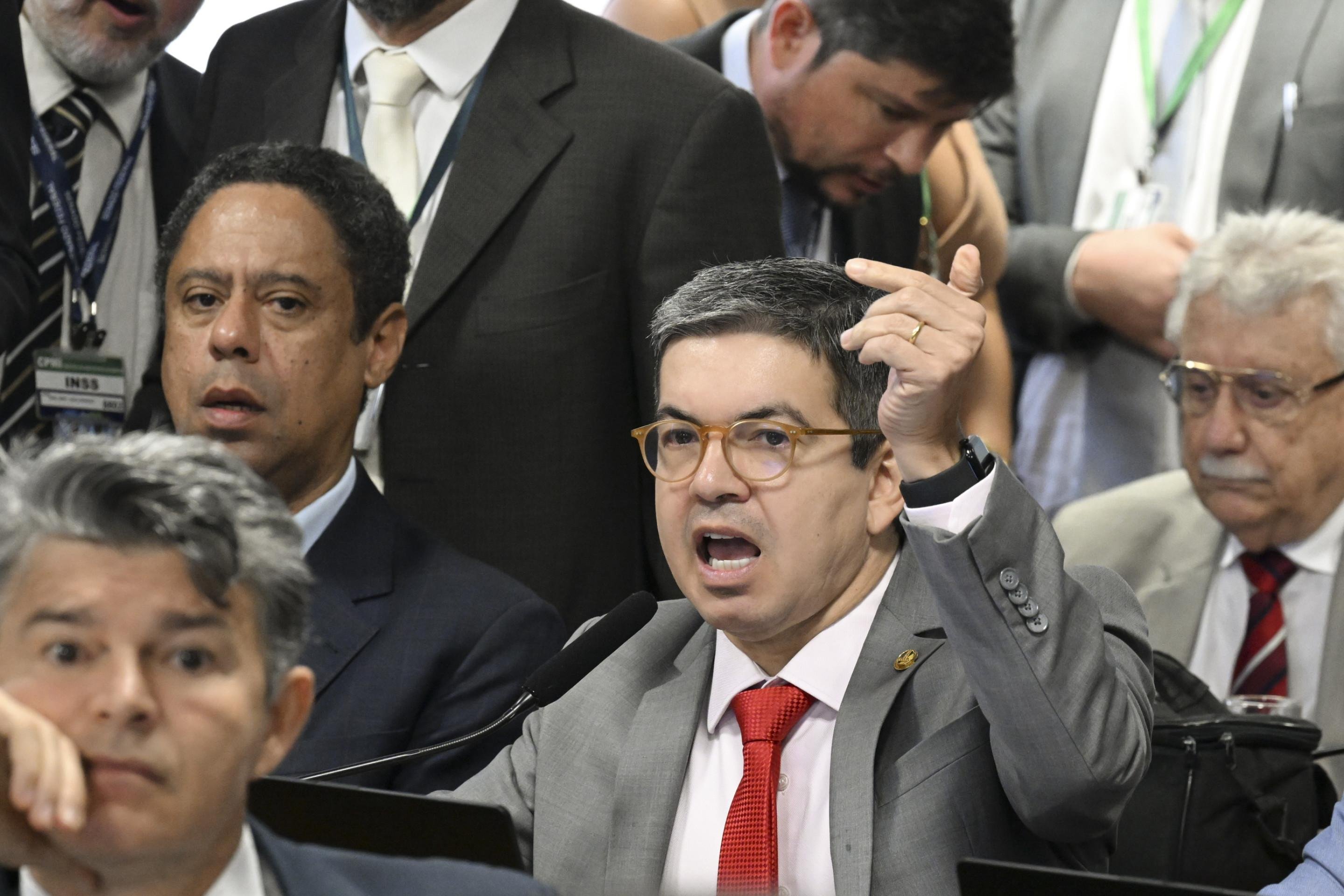 Congresso propõe três CPIs para o Banco Master