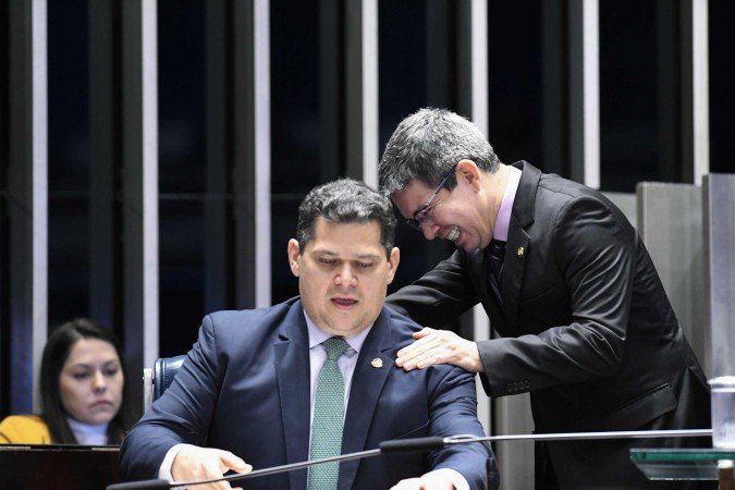 Nos bastidores, falava-se que o argumento de Randolfe foi aceito por Alcolumbre também devido às movimentações pela escolha do novo ministro do STF -  (crédito: Jefferson Rudy/Agência Senado)