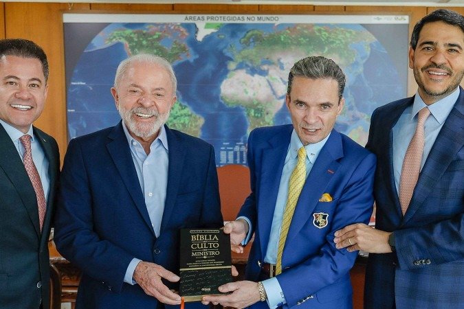  Presidente da Rep..blica, Luiz In..cio Lula da Silva, durante encontro com o Bispo Primaz Manoel Ferreira, o Bispo Samuel Ferreira e o Deputado Federal Cezinha de Madureira. Pal..cio do Planalto ... Bras..lia (DF)..Foto: Ricardo Stuckert / PR
     -  (crédito:  Ricardo Stuckert / PR)
