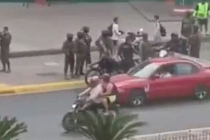 Angulo teve passagem discreta pelo Santos  -  (crédito: Foto: Divulgação / Santos FC)