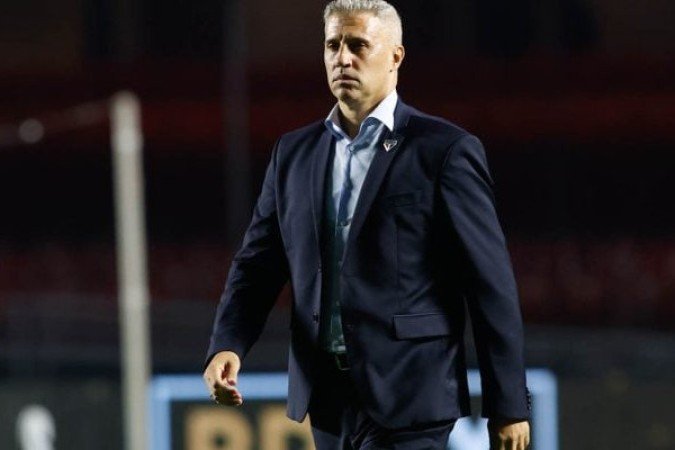 HERNÁN CRESPO - O treinador com a mesma formação dos outros jogos, mas teve o baque da lesão de Wendell nos minutos iniciais. Não manter o controle do time, perdeu o encaixe depois de sofrer o gol e também não teve um bom aproveitamento nas alterações. Nota: 5 - Foto: Rubens Chiri/São Paulo FC