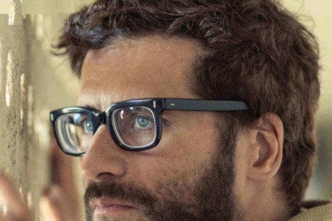 Bruno Gagliasso, caracterizado, em detalhe do poster do longa Honestino - (crédito: Cadu Ibarra/CB/D.A. Press) Bruno Gagliasso, caracterizado, em detalhe do poster do longa Honestino - (crédito: Cadu Ibarra/CB/D.A. Press)