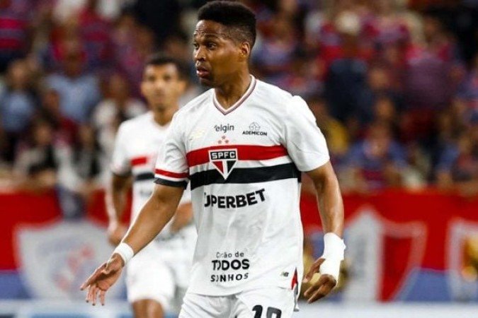 WENDELL - Mais uma vez, o lateral sofreu com uma lesão logo no começo do jogo e se torna preocupação no clube por conta de uma lesão. Sem nota. Foto: Rubens Chiri/São Paulo FC