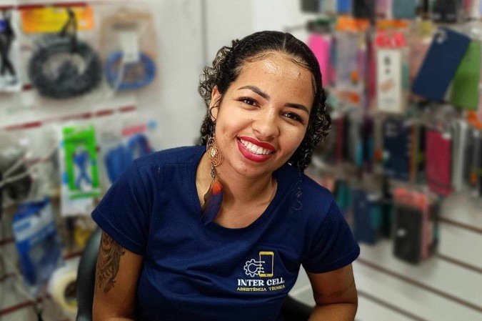 Laurena ficou com o carro alagado após chuva na Estrutural