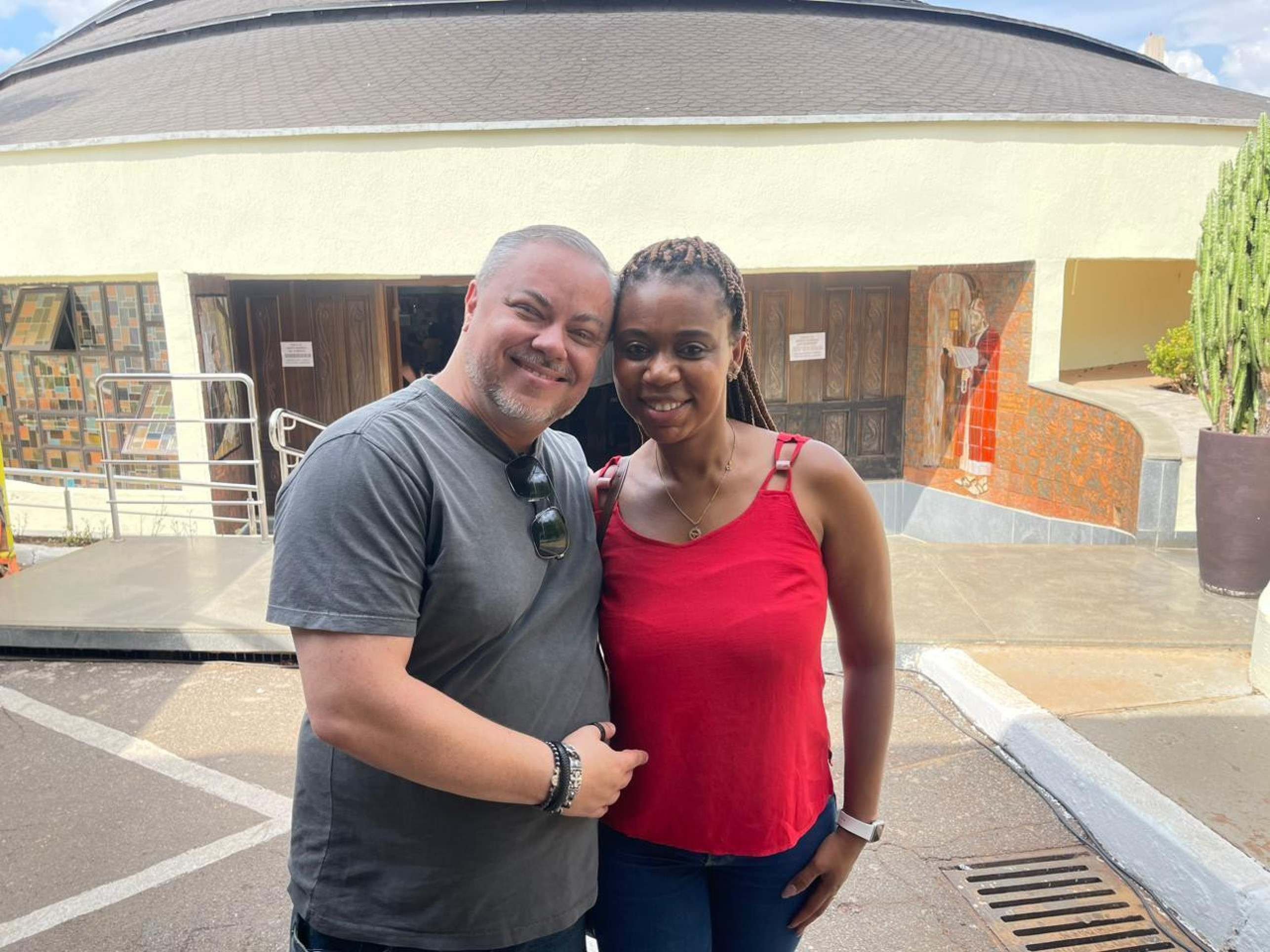 O casal Guilherme Veloso e Maristela de Jesus participaram da missa em gratidão a padroeira dos endividados   O casal Guilherme Veloso e Maristela de Jesus participaram da missa em gratidão a padroeira dos endividados