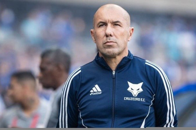 Leonardo Jardim completa 800 jogos na carreira e tem desafio no Cruzeiro; entenda - (crédito: Gustavo Aleixo/Cruzeiro) Leonardo Jardim completa 800 jogos na carreira e tem desafio no Cruzeiro; entenda - (crédito: Gustavo Aleixo/Cruzeiro)