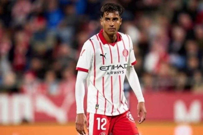 Vitor Reis, cria da base do Palmeiras, em ação com a camisa do Girona - (crédito: Foto: Divulgação) Vitor Reis, cria da base do Palmeiras, em ação com a camisa do Girona - (crédito: Foto: Divulgação)