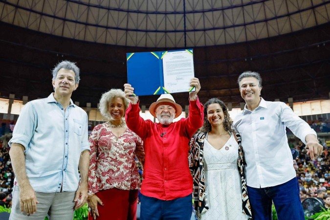 Enem: governo investe R$ 108 milhões em cursinhos populares para alunos 