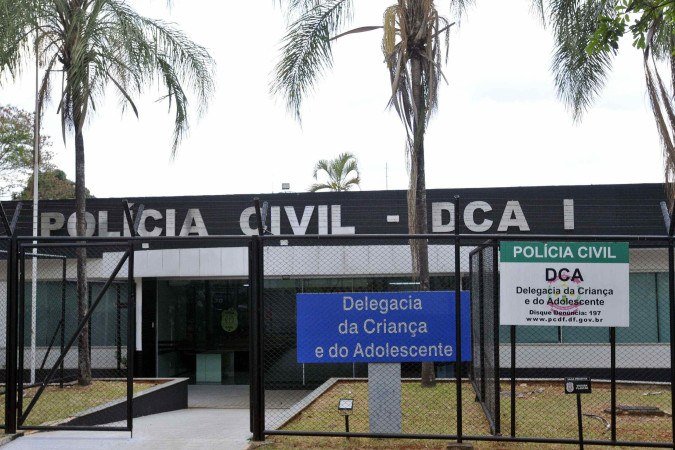  18/10/2025. Crédito: Minervino Júnior/CB/D.A Press. Brasil.  Brasilia - DF. Adolescente(Isaac Augusto) vítima de assalto seguido de morte na Praça da 112/113 Sul. Fachada da Delegacia da Criança e Adolescente. DCA -  (crédito:  Minervino Júnior/CB)
