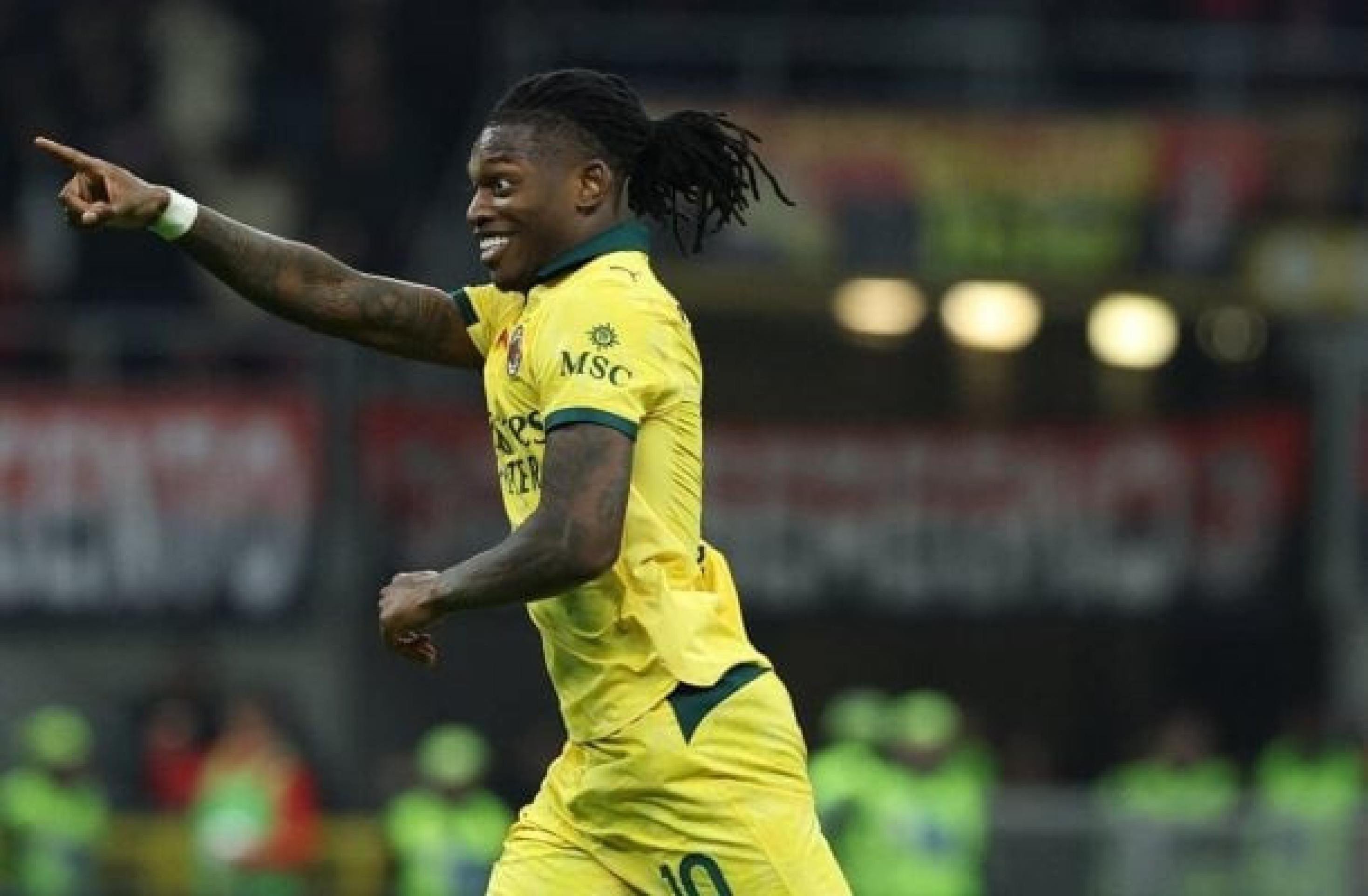 Milan vira para cima da Fiorentina e assume a liderança do Italiano