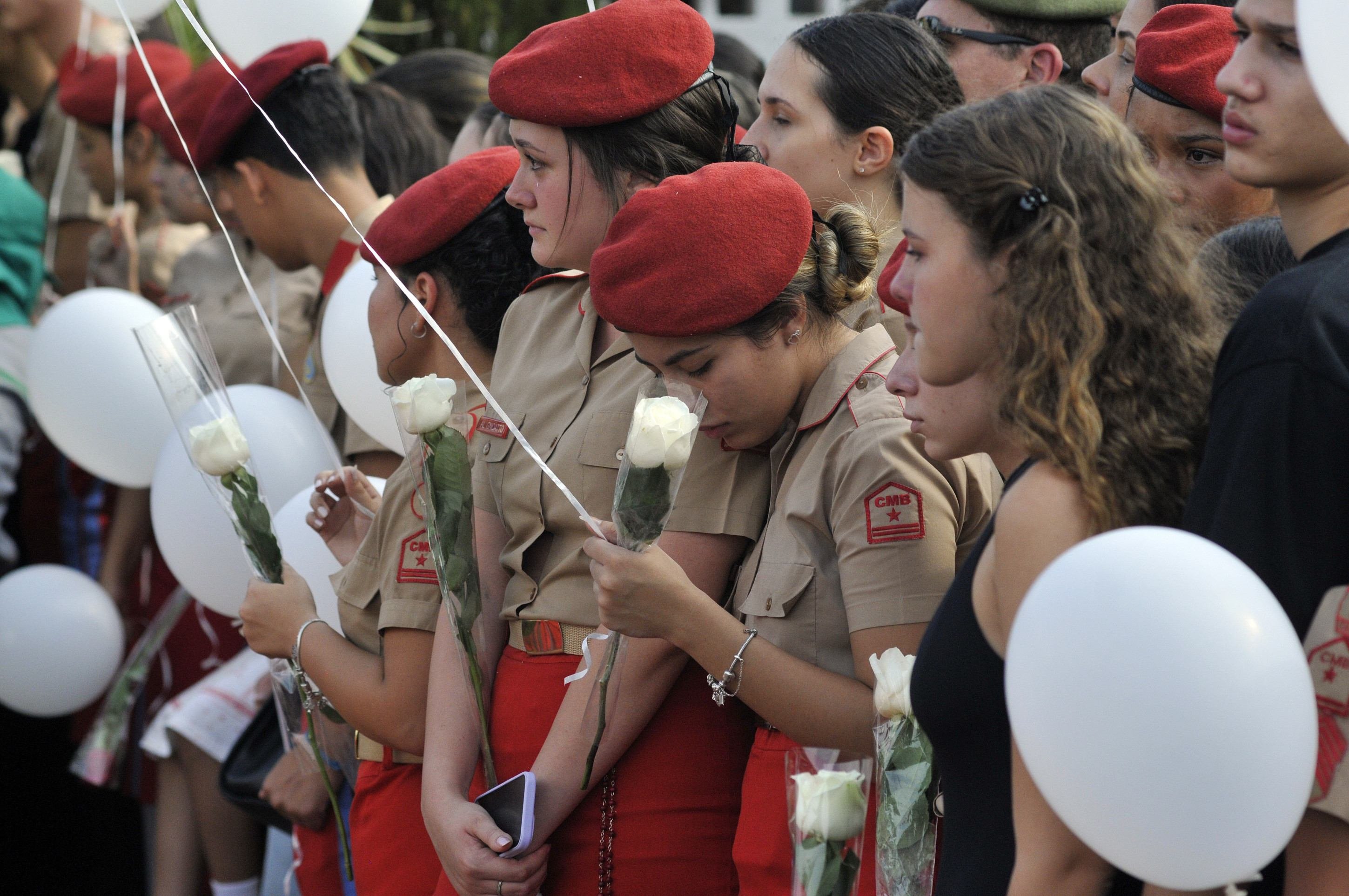  07/04/2025. Crédito: Minervino Júnior/CB/D.A Press. Brasil.  Brasilia - DF. Velório e enterro do estudante Isaac Vilhena vítima de latrocínio no parque da 112/113 Sul.