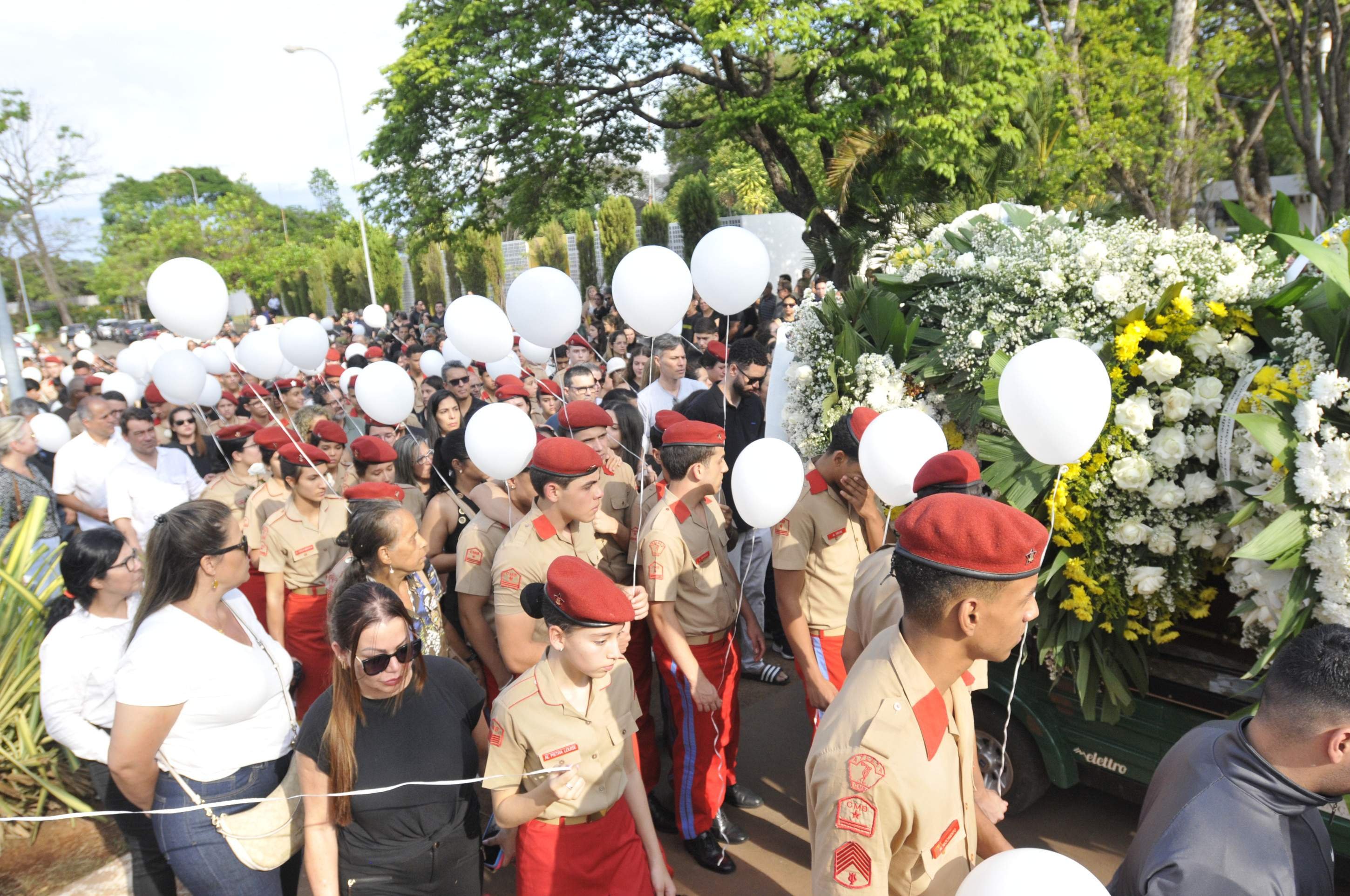  07/04/2025. Crédito: Minervino Júnior/CB/D.A Press. Brasil.  Brasilia - DF. Velório e enterro do estudante Isaac Vilhena vítima de latrocínio no parque da 112/113 Sul.