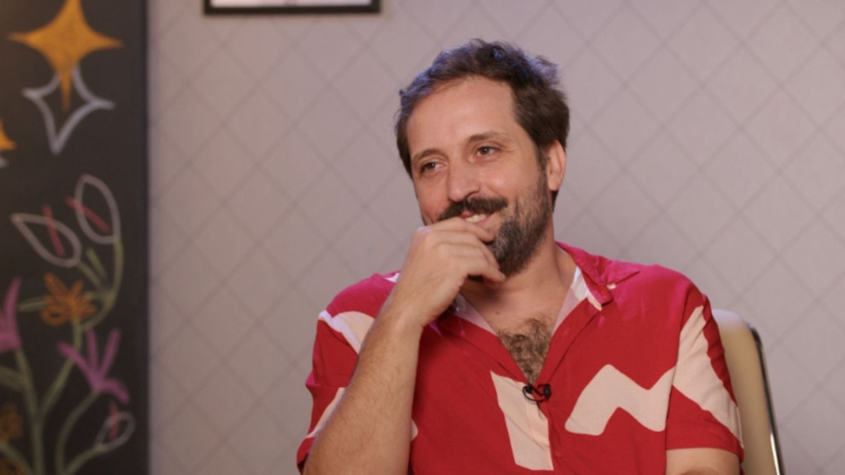 Gregório Duvivier fala sobre humor, escrita e a força da democracia brasileira - Platobr Politica