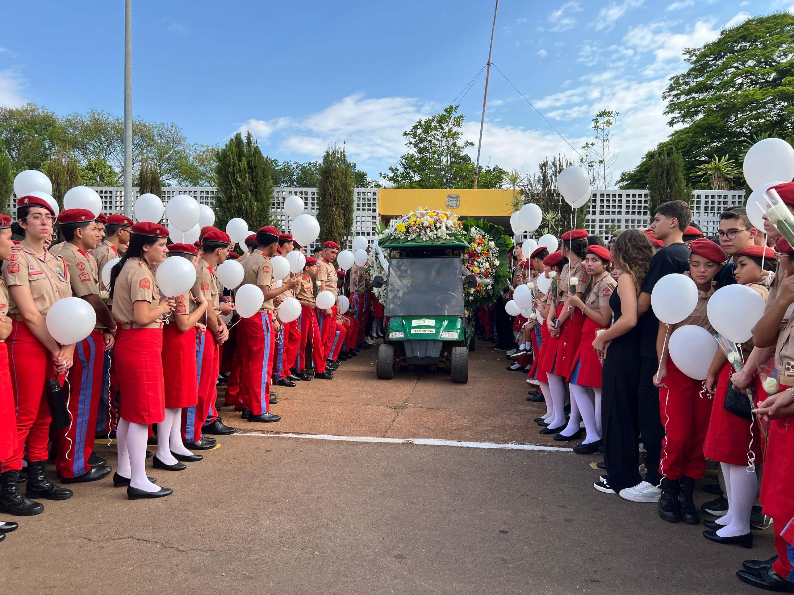Funeral de Isaac Vilhena retrata uma dor que virou luta