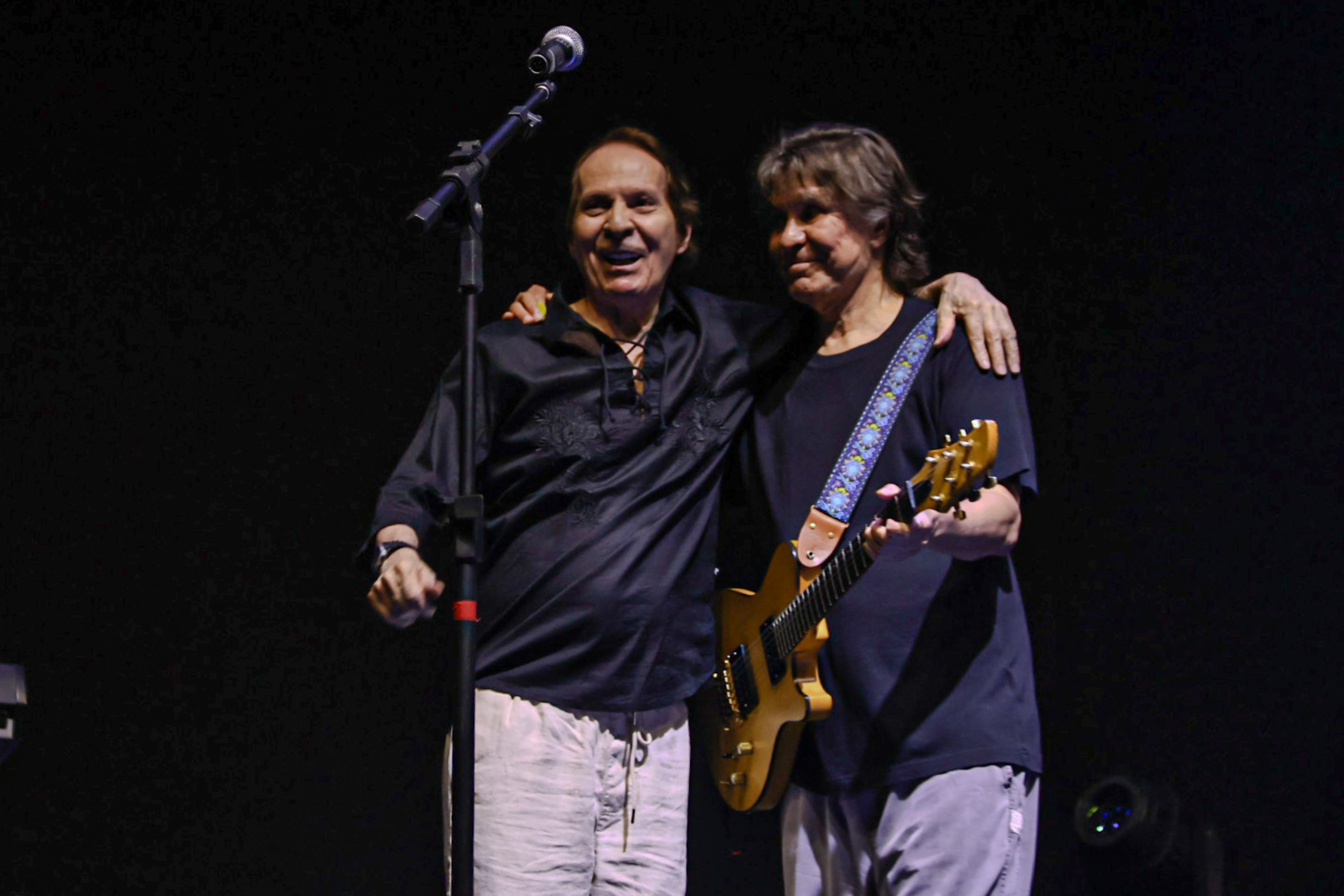 L&ocirc; Borges e Beto Guedes se apresentam no Festival Estilo Brasil. A noite promete ser inesquec&iacute;vel e ainda conta com show de abertura de S&eacute;rgio Hinds.
