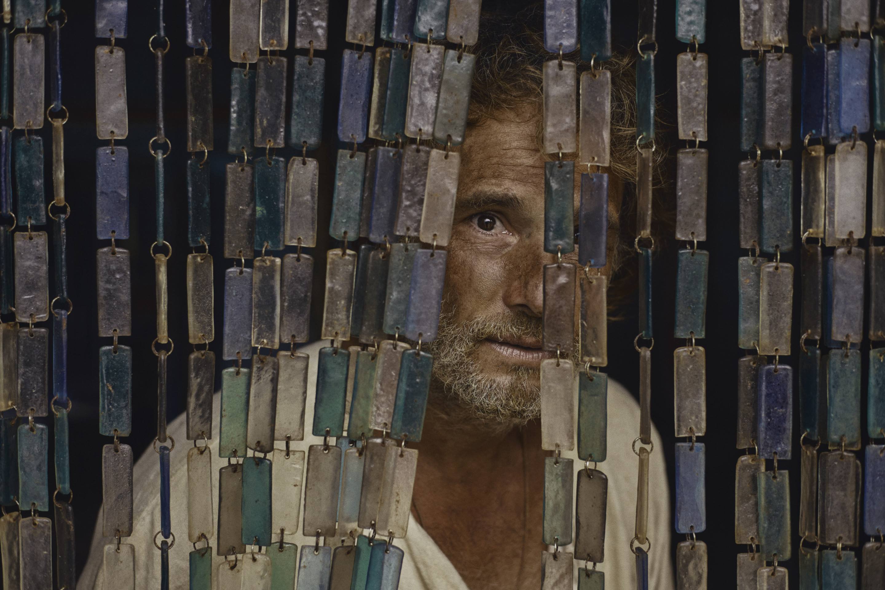 Rodrigo Santoro estrela como protagonista em 'O filho de mil homens'