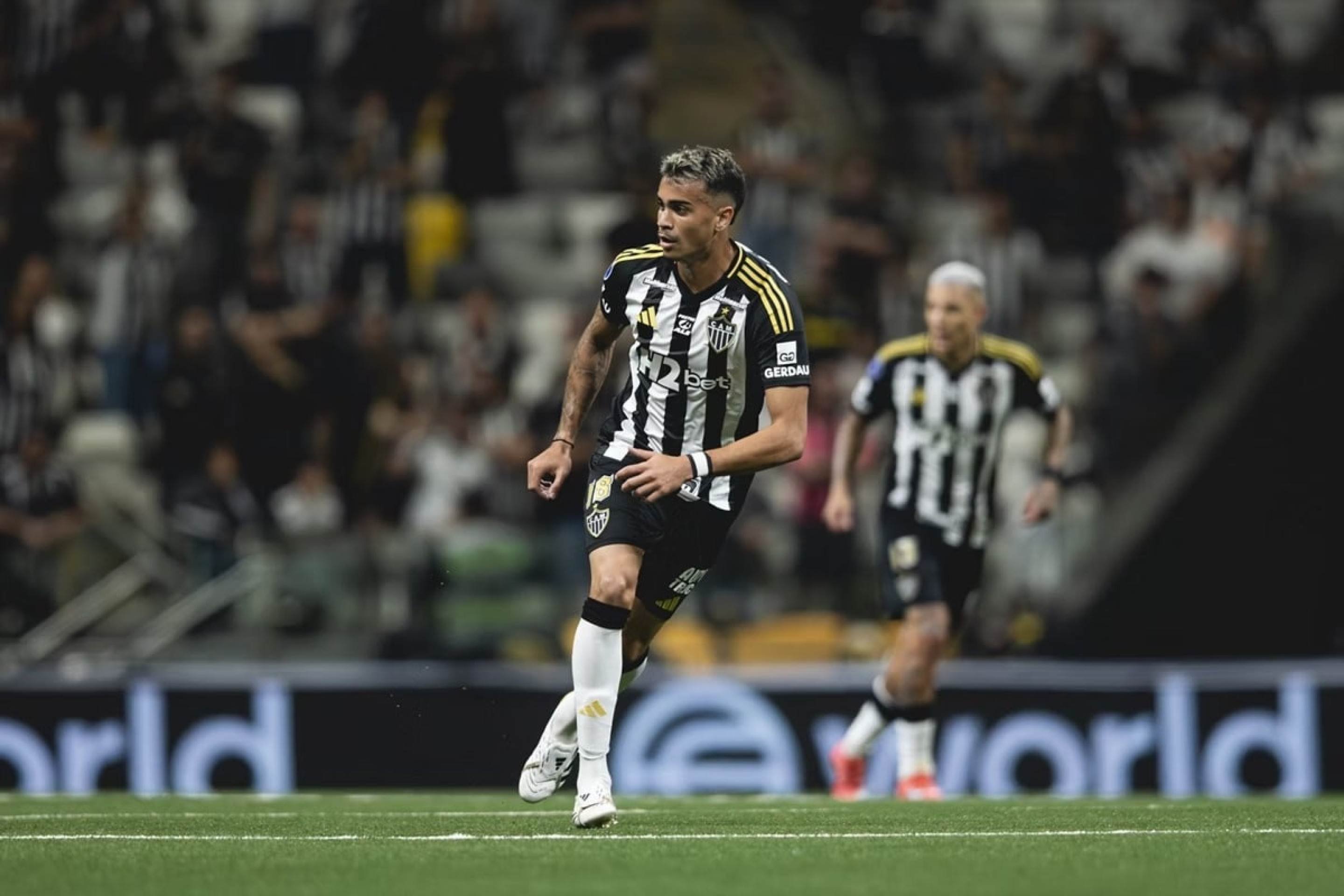 Reinier ainda não desencantou com a camisa do Atlético-MG