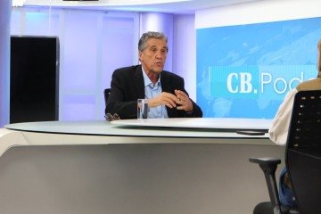  21/10/2025 Bruna Gaston CB/DA Press. CB Poder, Fernando Leite, presidente da Novacap. Na bancada Adriana Bernardes e Sibele Negromonte
       -  (crédito:  Bruna Gaston CB/DA Press)