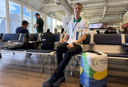 João Gabriel Kotke: 16 anos, expectativa no embarque para visitar Oxford e o Museu de História Natural  -  (crédito: Divulgação Demà)