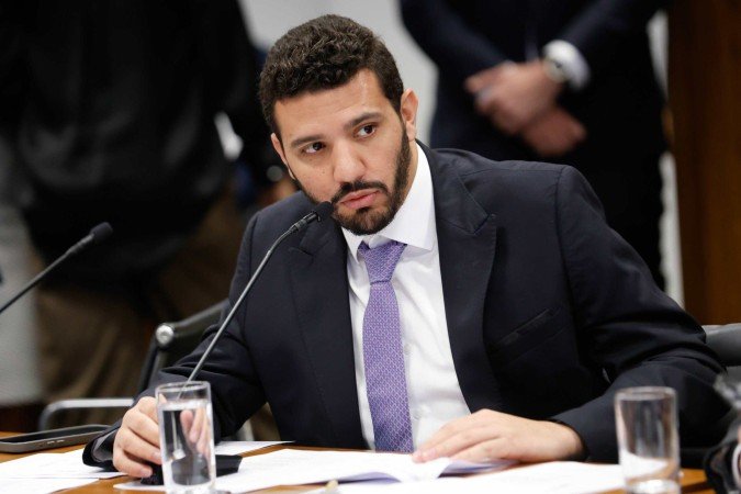 Relator diz que urgência de projeto sobre bagagem de mão será votada ainda hoje