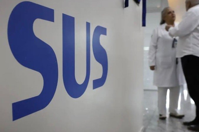 Nova política do Ministério da Saúde prevê auxílio para que pacientes do SUS possam se deslocar até centros de radioterapia, ampliando o acesso ao tratamento em todo o país -  (crédito: Fernando Frazão/Agência Brasil) Nova política do Ministério da Saúde prevê auxílio para que pacientes do SUS possam se deslocar até centros de radioterapia, ampliando o acesso ao tratamento em todo o país -  (crédito: Fernando Frazão/Agência Brasil)