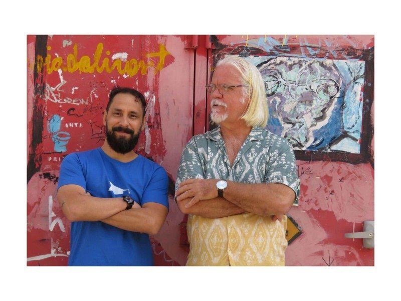 João Carlos Amador (E) relança três volumes, um deles em parceria com Nicolas Behr -  (crédito: Truman Macedo)