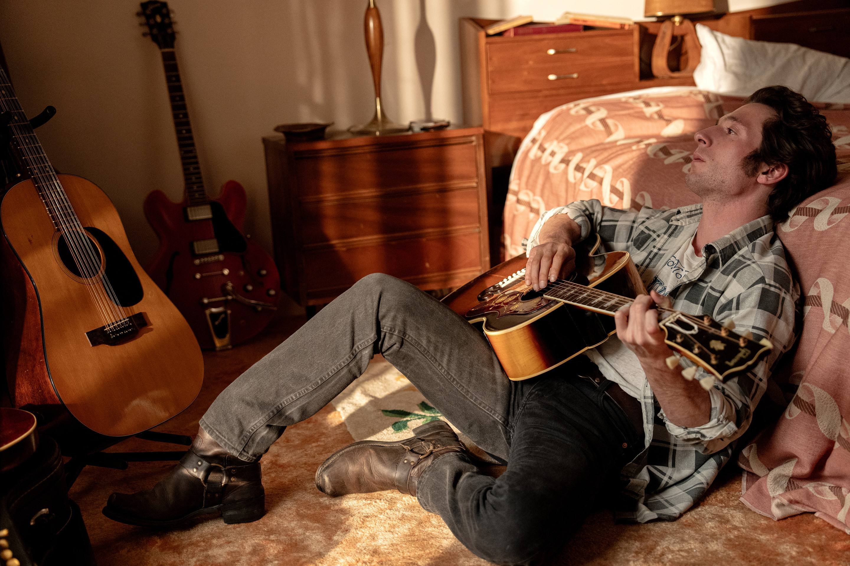 O lado sombrio do sucesso: filme sobre Springsteen chega às telonas