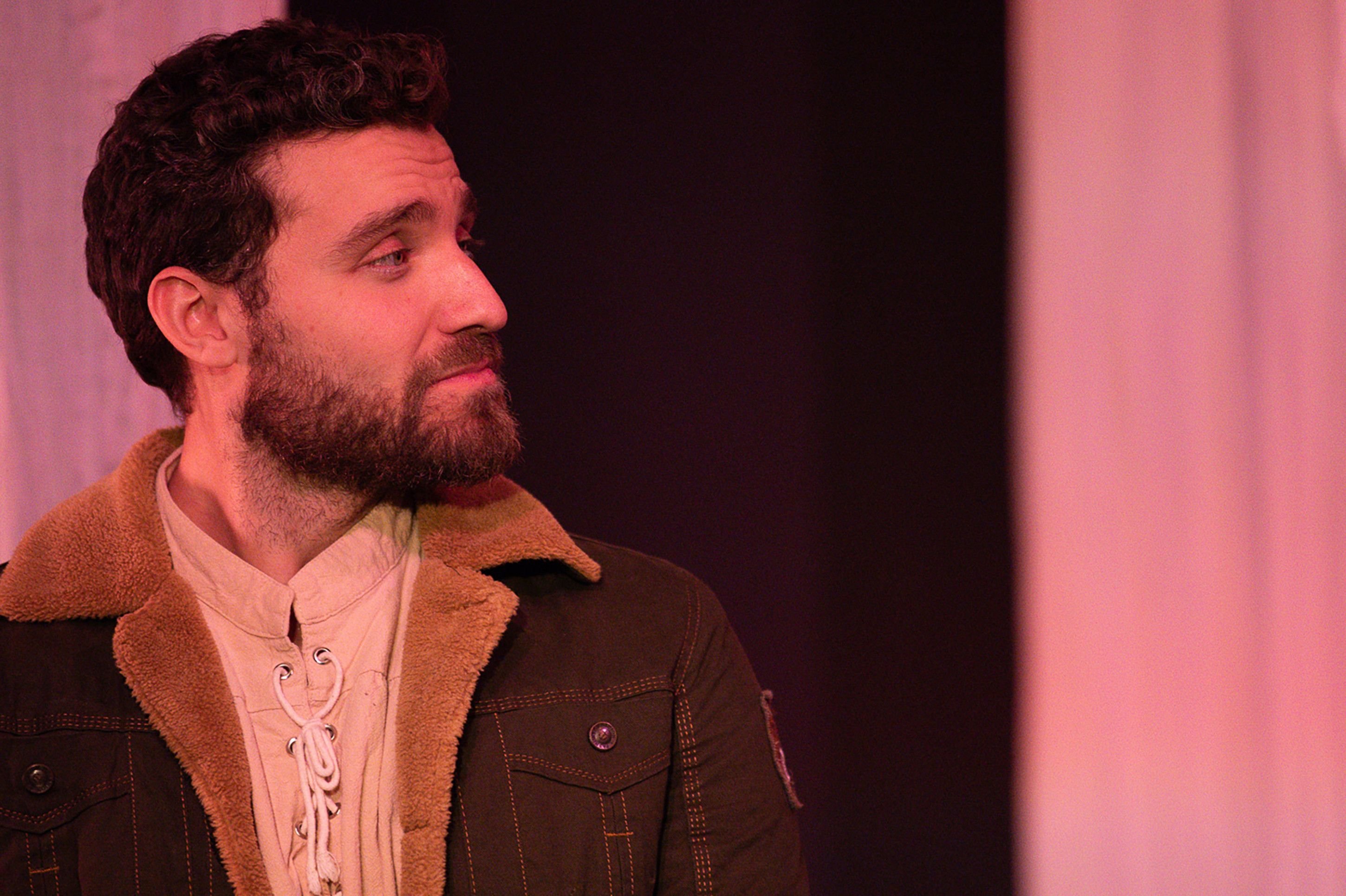 Claudio Olegario em cena nos EUA