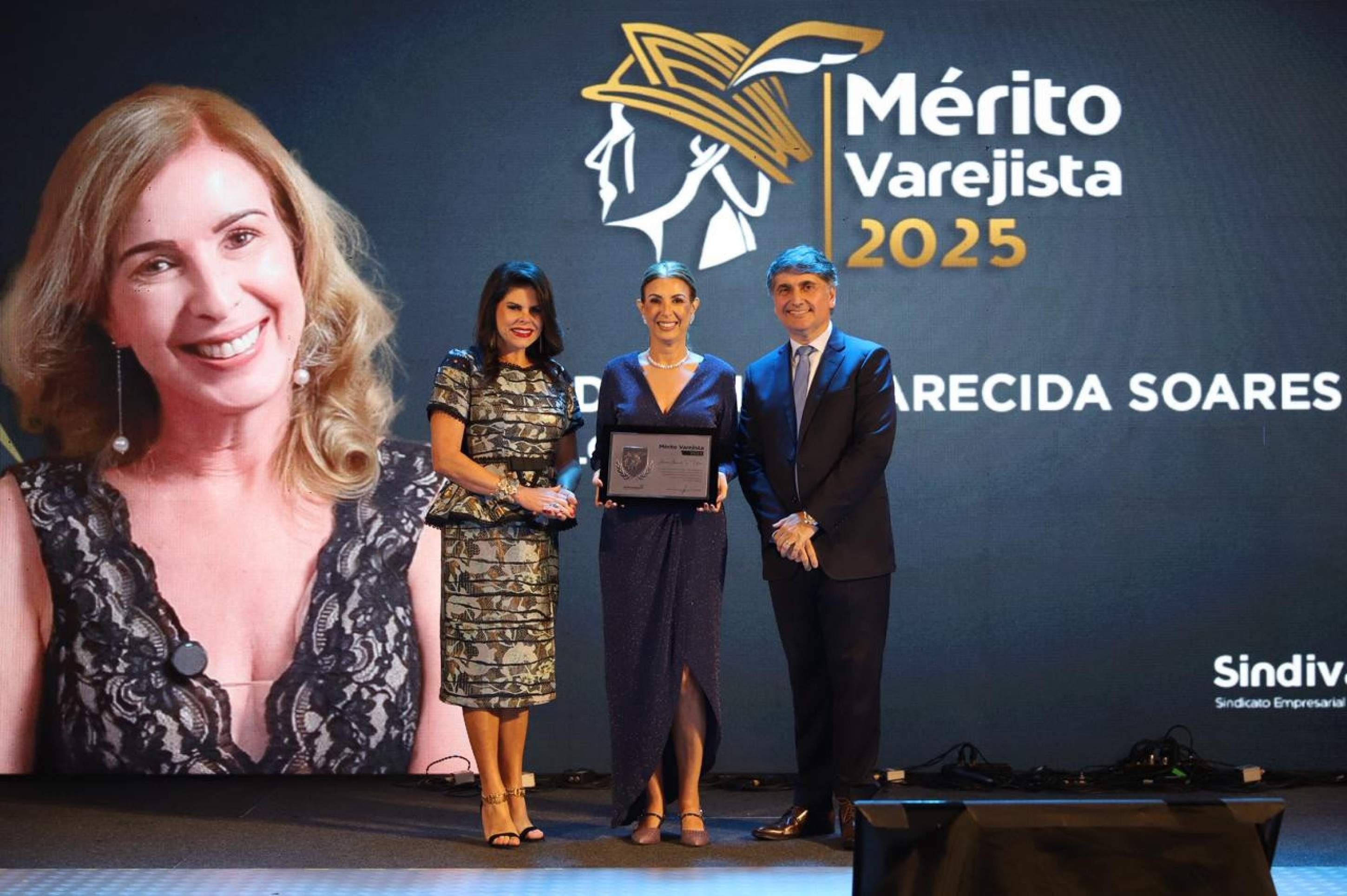 Empresários e personalidades foram homenageados pela contribuição ao desenvolvimento econômico da capital do país no Prêmio Mérito Varejista 2025