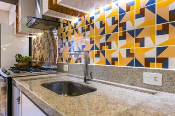 Há diversos formatos e cores disponíveis no mercado 
