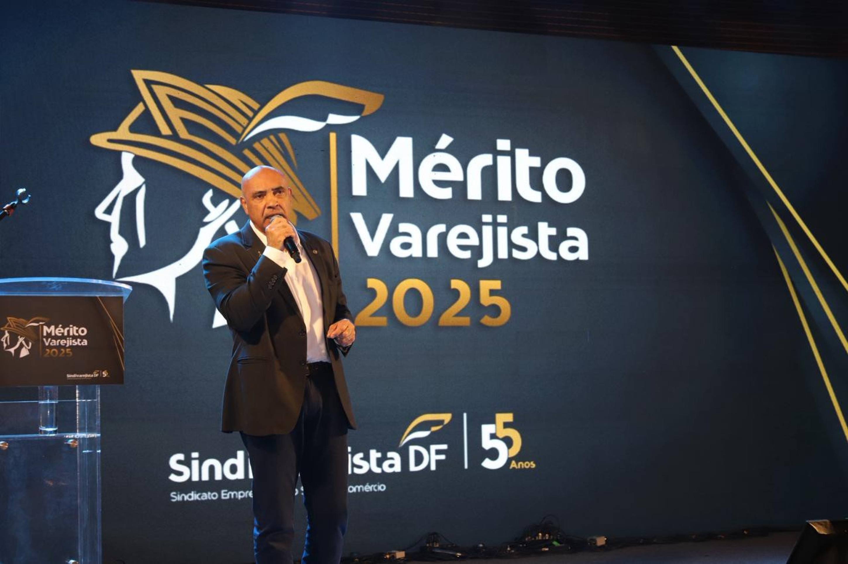 O evento ocorreu na noite desta quarta-feira (22/10), no Dúnia Hall, no Lago Sul, e reuniu representantes do comércio, autoridades do poder público e do setor varejista