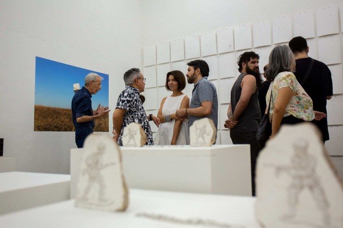 Exposição Nem tudo que é sólido desmancha no arado receberá visita guiada por João Angelini e Luciana Paiva no Espaço Pé Vermelho - (crédito: Sabrina May) Exposição Nem tudo que é sólido desmancha no arado receberá visita guiada por João Angelini e Luciana Paiva no Espaço Pé Vermelho - (crédito: Sabrina May)