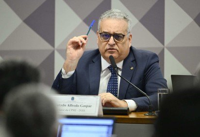 Deputado citou o sigilo de 100 anos imposto sobre informações acerca de visitas do 