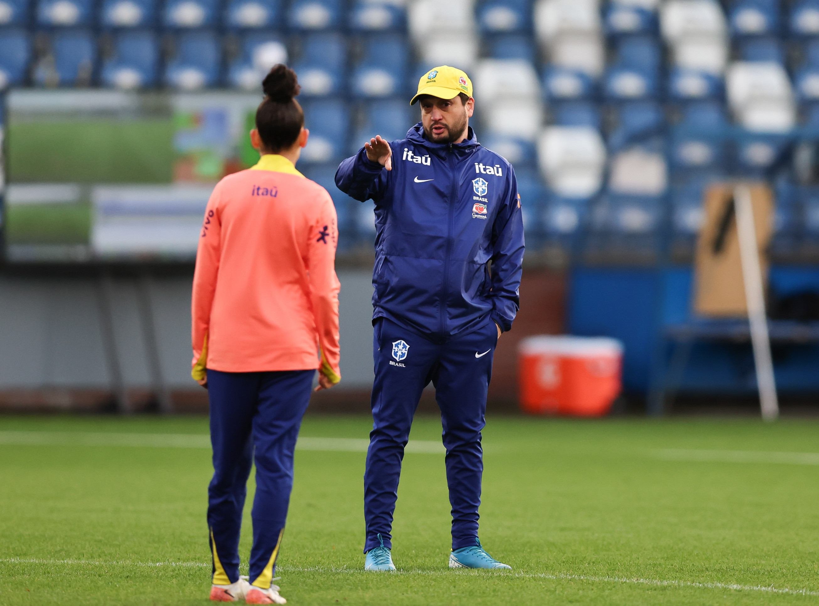 Inglaterra x Brasil: campeãs continentais se enfrentam no Etihad Stadium