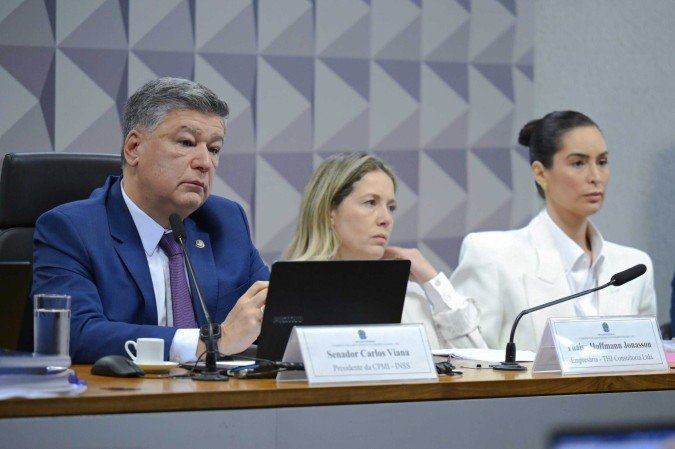 Carlos Viana reage às críticas de Wolney Queiroz à CPMI do INSS: 