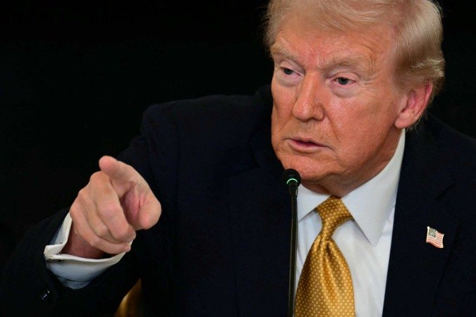 Trump decidiu encerrar o acordo que permitia o acesso livre de canadenses à Biblioteca Haskell, símbolo histórico da união entre os dois países -  (crédito: Jim Watson/AFP)