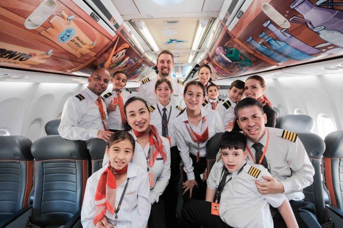 GOL promove ação voltada aos filhos de funcionários para aproximá-los das rotinas e responsabilidades da profissão dos pais -  (crédito: Fotos: Divulgação/GOL)
