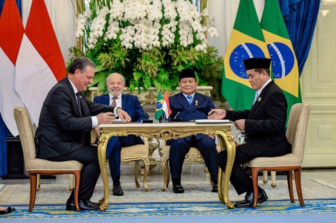 Durante visita de Lula, Brasil e Indonésia assinam acordos de cooperação