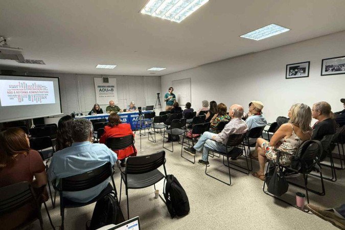 Assembleia realizada segunda-feira (20) -  (crédito: Reprodução/ADUnB)